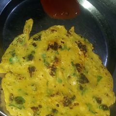 A picture of Besan chilla.