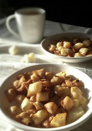 A picture of Herbed Cheeselings.