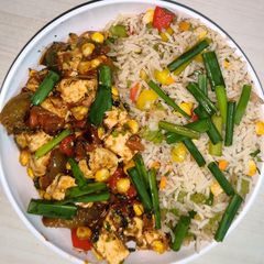 A picture of Ginger bell pepper rice with chilli paneer.