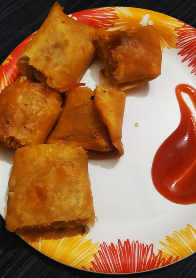 स्प्रिंग रोल (spring roll recipe in Hindi) रेसिपी मुख्य फोटो