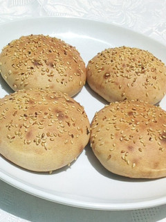 A picture of Burger buns.