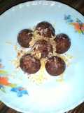 Bola-bola biskuit coklat isi keju