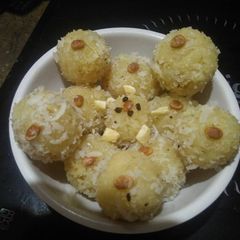 A picture of Coconut laddoo.
