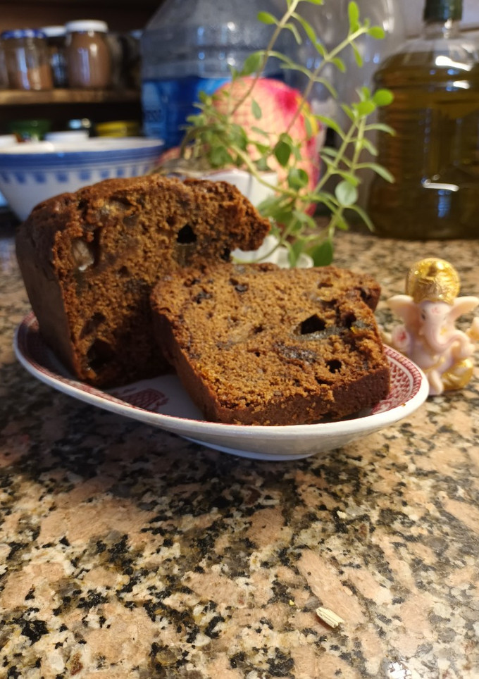 Una foto de Budín Delicioso con dulce de batata y chocolate