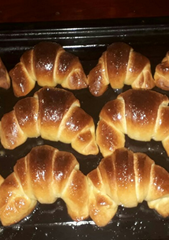 Una foto de 🥐Medialunas dulces rápidas sin hojaldre 🥐