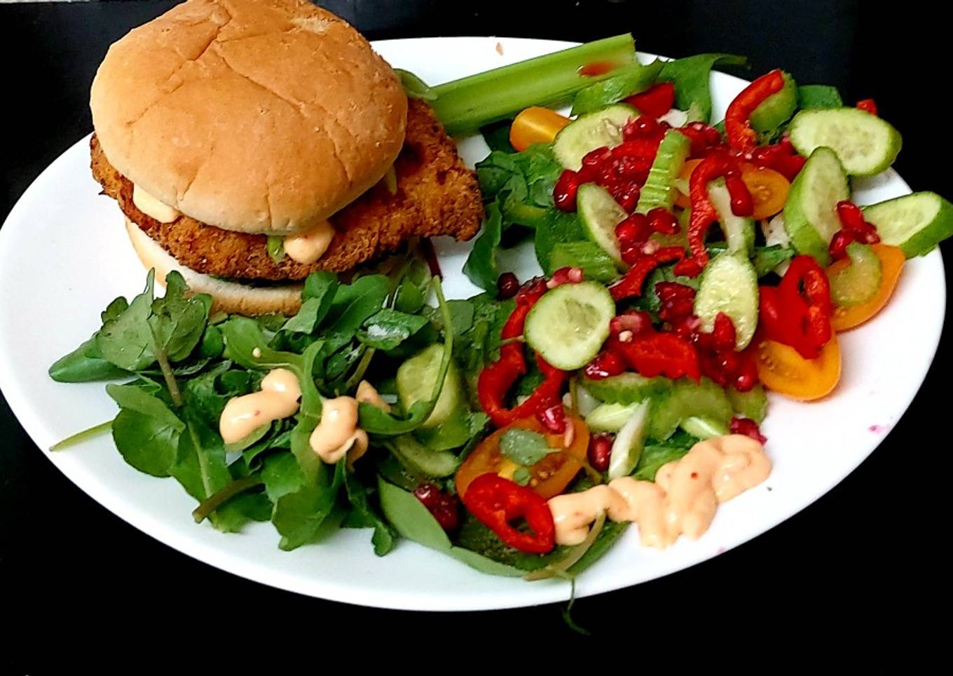 My Southern Fried Chicken Burger with a tasty Salad 😁