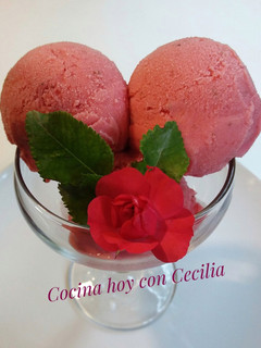 Una foto de Helado de fresa elaborado con la Monsieur Cuisine Plus