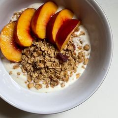 A picture of Maple Granola.