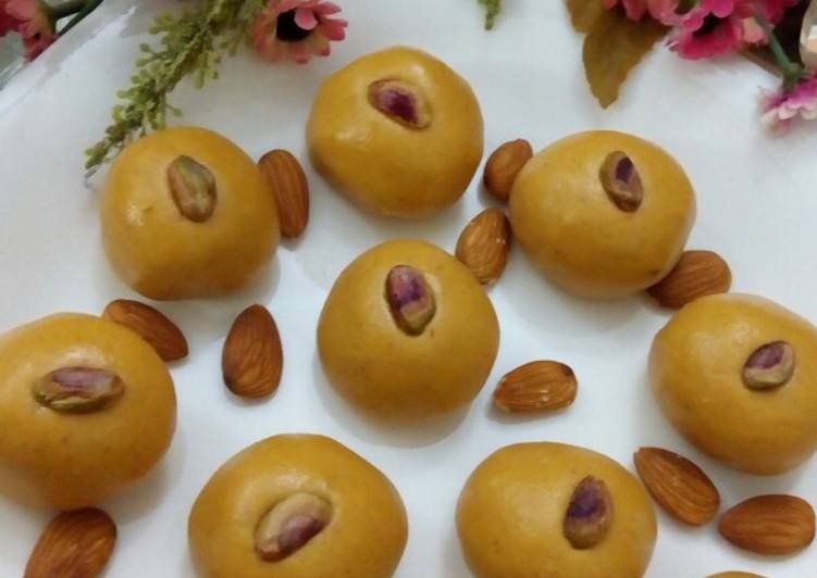 Besan kay laddu