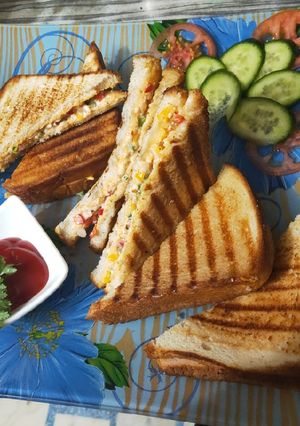 A picture of Mayo sandwich.