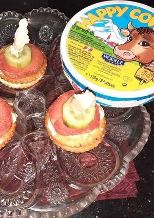 A picture of Crackers with Topping.