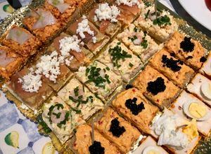 Foto principal de Surtido de canapés con pan de molde