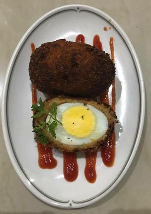 A picture of Scotch Eggs.