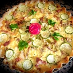 A picture of Zucchini quiche.