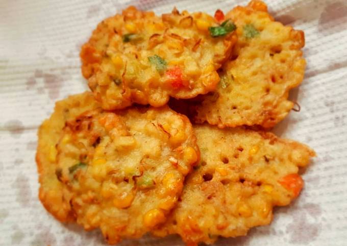 Cara Gampang Membuat Bakwan jagung pedes daun jeruk yang Menggugah Selera