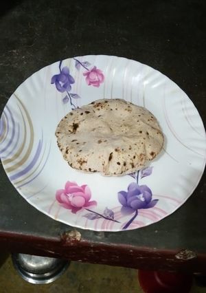 क्रिस्पी रोटी(Crispy roti recipe Hindi) रेसिपी मुख्य फोटो