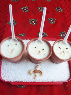 ચોખા ની ખીર (Chokha Kheer Recipe In Gujarati) રેસીપી મુખ્ય ફોટો