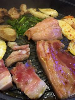 Hình của món Thịt ba chỉ nướng kimchi.