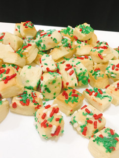 A picture of Christmas cookie bites.