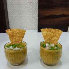 Sindhi Daal Pakwan A picture of Sindhi Daal Pakwan.