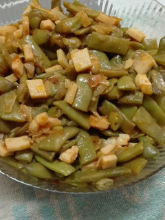 Una foto de Judías verdes con gambas y pavo