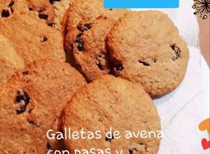 Una foto de Galletas de avena con pasas y arándanos