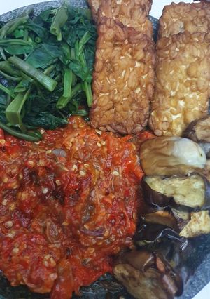 Foto resep Sambel penyetan surabaya 💕