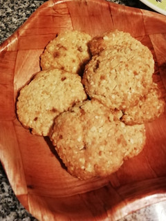 Una foto de Galletitas de avena y coco crocantes y tiernas