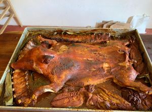 Una foto de Lechón al Pibil