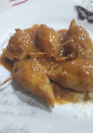 Una foto de Chipirones rellenos en salsa