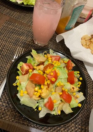 Una foto de Ensalada con pollo 🥗