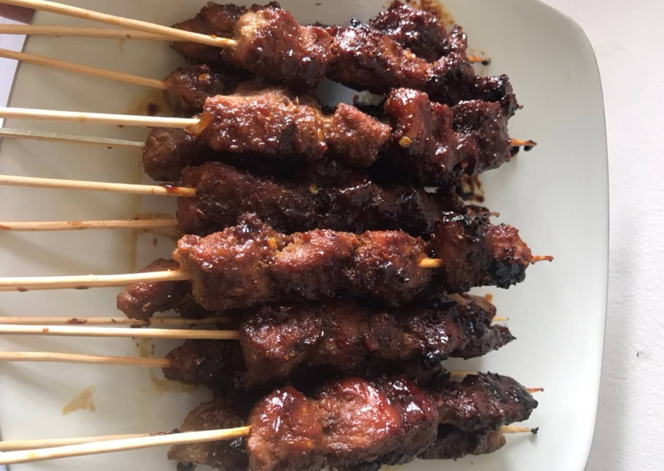 Sate Babi Gurih dan Manis