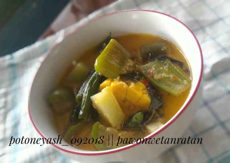 Langkah Mudah untuk Menyiapkan (67).Lodeh terong ijo yang Bisa Manjain Lidah