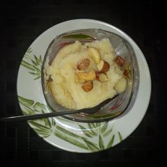 A picture of Sweet semonila/ suji Halwa.