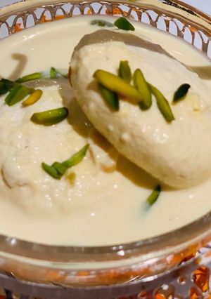 A picture of Rasmalai.