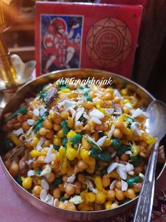 गोड बुंदी प्रसाद (god boondi prasad recipe in marathi) रेसिपी चे मुख्य फोटो