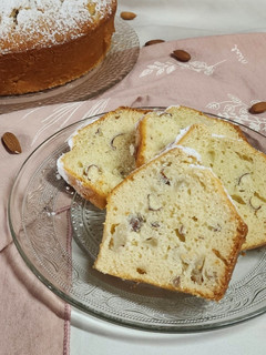 Una foto de Budín húmedo de peras y almendras. 🍐