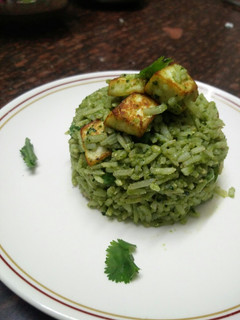 A picture of Palak/Spinach Paneer Brown Rice Pulao (no onion no garlic).