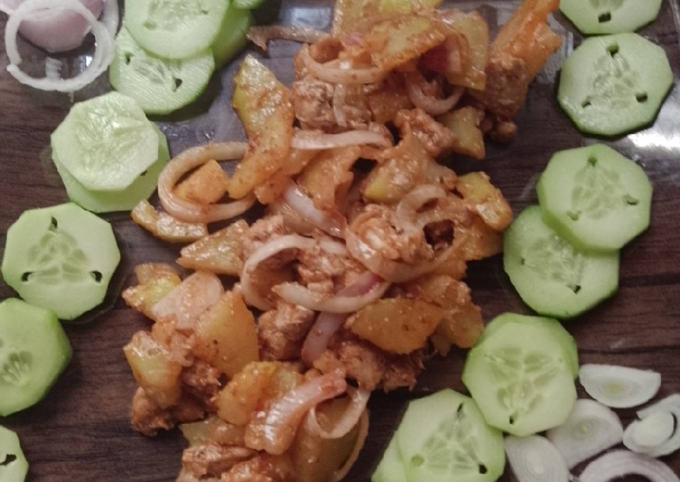 Chicken chunks with potatoes