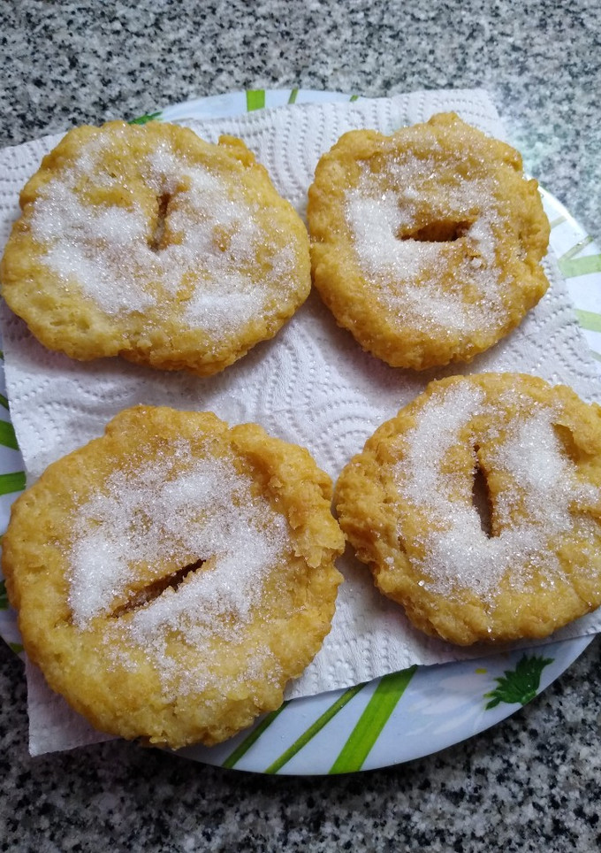 Una foto de Torta fritas para acompañar el mate!! 🧉