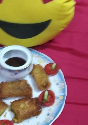 ब्रेड के स्प्रिंग रोल (Bread ke spring roll recipe in Hindi) रेसिपी मुख्य फोटो