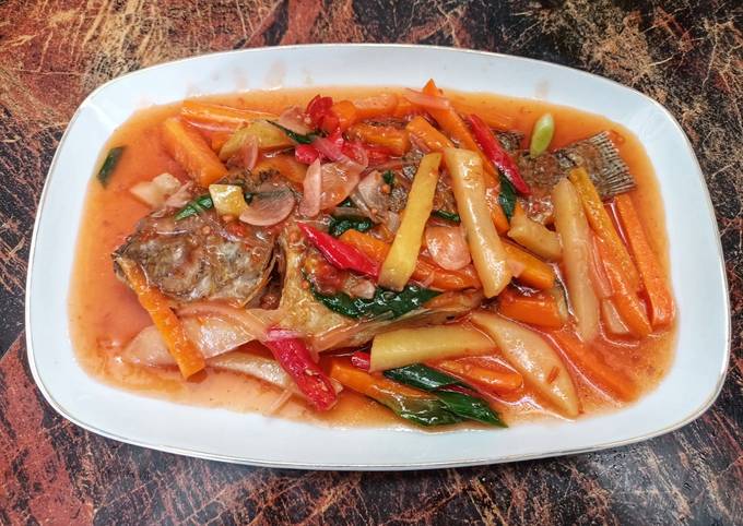 Resep Ikan Asam Manis oleh tutie ichwani - Cookpad