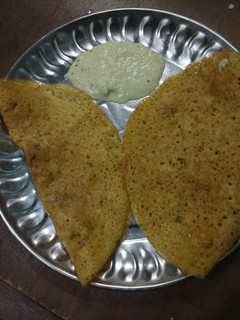 கொண்டைக்கடலை அவல்தோசை செய்முறை முக்கிய புகைப்படம்