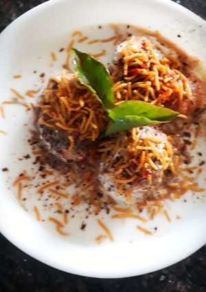 A picture of Dahi vada.