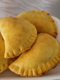 Una foto de Empanadas caprese sin gluten