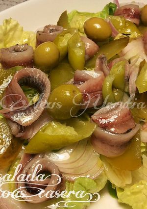 Foto principal de Ensalada verde de anchoas caseras