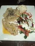 Pescado a la mostaza, ensalada de espinacas con jocoque y puré de camote y papa con amaranto