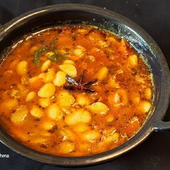 Broad beans seeds curry (vaal nu shaak) A picture of Broad beans seeds curry (vaal nu shaak).