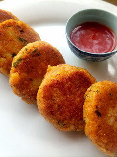 A picture of 3 spice crispy Aloo Kabab.