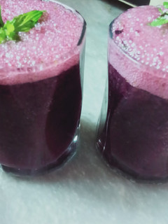 A picture of 🍇🍇 Black grapes juice.